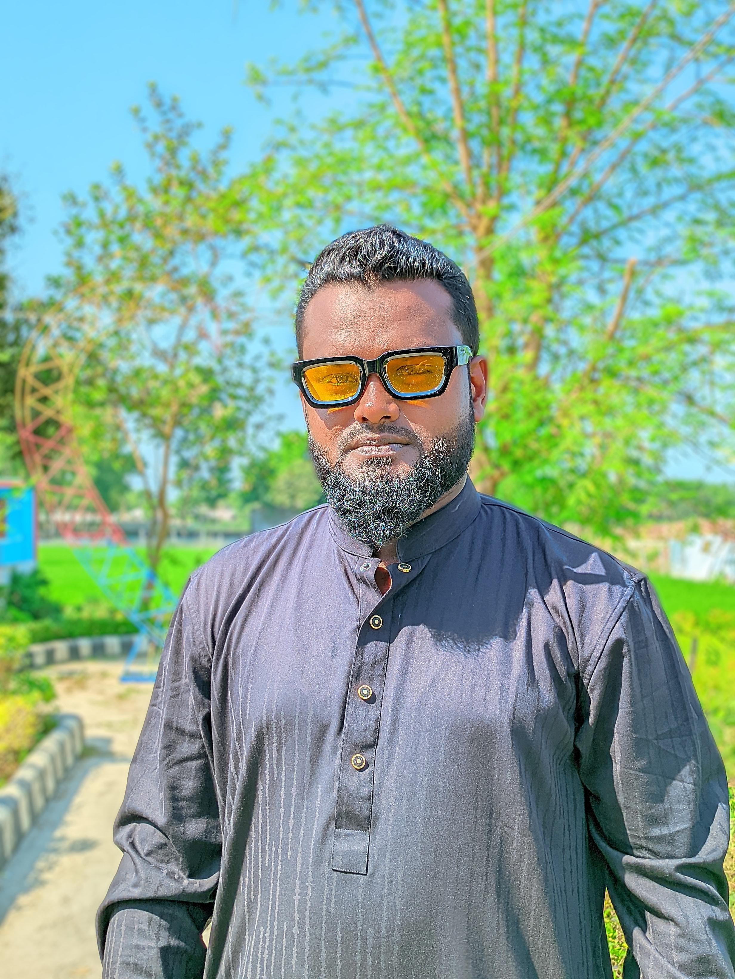মোঃ শাহাদাৎ হোসেন খন্দকার সাগর - ব্যবস্থাপনা পরিচালক, মুত্তাকী হজ্ব ও কন্সাল্টেন্সি